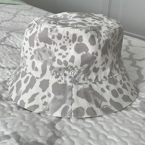 Lululuemon reversible bucket hat in white and camo